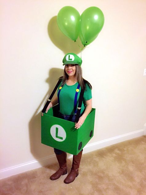 Homemade Halloween Costume Super Mario Kart Luigi part of a group costume! Diy Luigi Costume, Halloween Costumes For Sisters, Mario Kart Costumes, Sibling Halloween Costumes, Luigi Costume, Sibling Costume, Jellyfish Costume, Super Mario Kart, Homemade Halloween Costumes