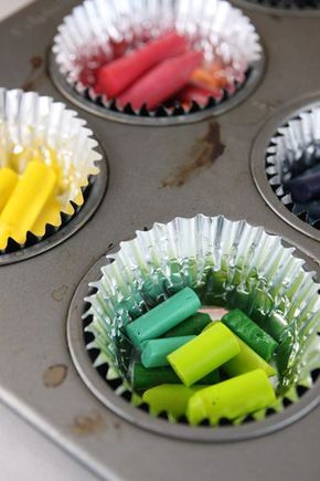 Making Crayons, Recycled Crayons, Diy Crayons, Crayon Crafts, Broken Crayons, Crayon Art, Melting Crayons, Fun Craft, Muffin Tin