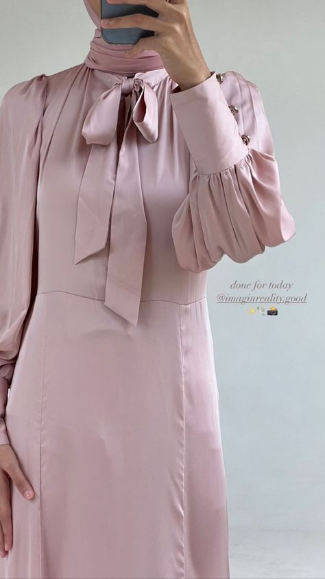 Armani Satin Dress, Tunik Satin Polos, Ootd Bridesmaid Hijab, Model Dress Satin Hijab, Gaun Bridesmaid Hijab Satin, Dress Hijab Satin, Bridesmaid Dresses Hijab Satin, Gaun Bridesmaid Hijab, Dress Kondangan Hijab