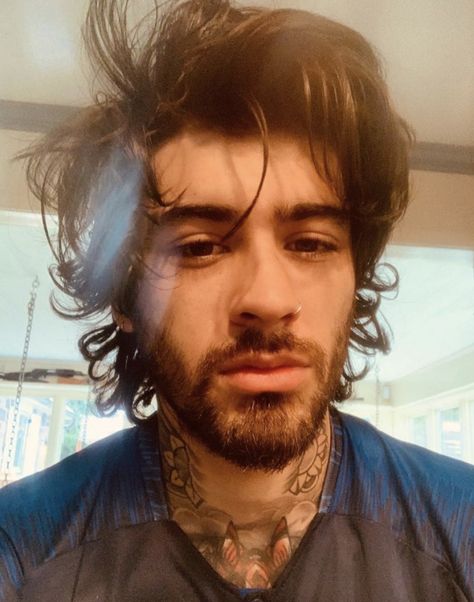 zayn pics on Twitter: "long haired zayn malik… " Zayn Malik News, Hairstyles Zayn, Zayn Malik Tattoos, Zayn Malik Wallpaper, Zayn Malik Hairstyle, Zayn Malik Style, Zayn Malik Pics, Film Anime, Jesy Nelson