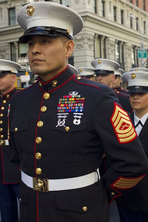 Marine Corps Uniforms, Usmc Uniforms, Marines Uniform, American Legion Auxiliary, Naval Officer, Usa Army, Semper Fidelis, Military Ranks, Drill Team