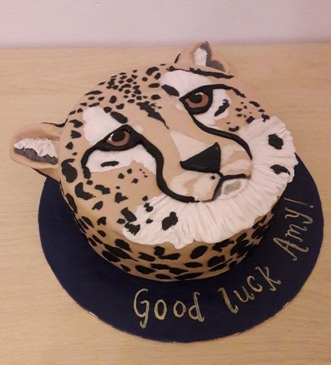 Cheetah Cupcake Cake, Cheetah Cake Ideas, Cheetah Cake Kids, Cheetah Cake Birthday, Cheetah Birthday Party Ideas Kids, Leopard Cake Birthday, Jaguar Cake, Leopard Birthday Cake, Cheetah Cupcakes