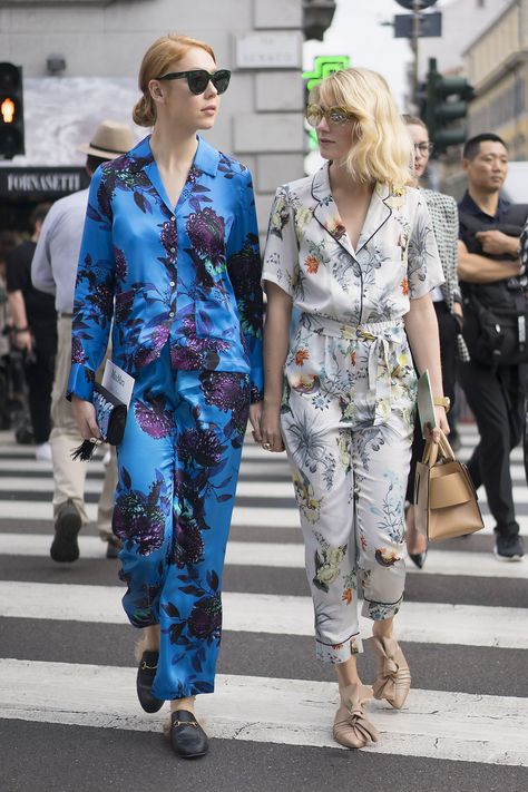 The Street Style at Milan Fashion Week May Be the Best Yet Pajamas Outfit, House Outfit, Pyjama Trend, Fashion Snap, Milan Fashion Week Street Style, Pajama Fashion, House Clothes, Outfit Chic, Party House