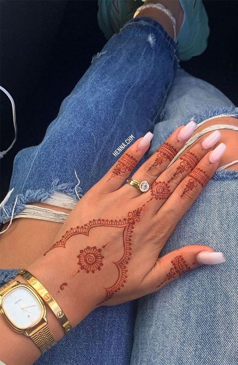 Mehndi Arm Sleeve, Mehndi Ideas Front Hand, Simple Front Mehndi Designs, Simple Arabic Mehndi Designs Front Hand, Simple Flower Mehndi Designs, Mehendi Designs For Front Hand, Small Mehndi Designs, Front Hand Mehndi Designs Simple, Right Hand Mehndi Design