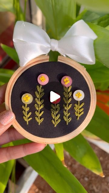 Embroider Leaves Tutorial, Button Embroidery Ideas, Button Stitch, Button Embroidery, Watermelon Crafts, Finding A Hobby, Fancy Things, Easy Embroidery, Hand Embroidery Patterns Flowers