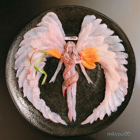 Decorações Com Comidas, Raw Fish, Amazing Food Art, Sushi Art, Creative Food Art, Edible Art, Culinary Arts, Food Presentation, Food Plating