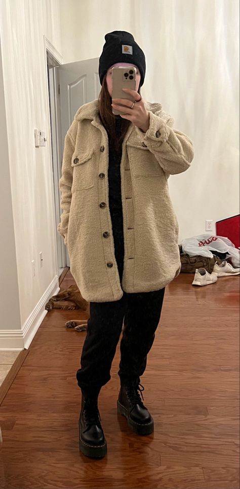 Oversized sherpa jacket. Sweat pants. Dr martens. Beanie Sherpa Jacket Outfit, Oversized Sherpa Jacket, Sherpa Jacket, Cozy Outfit, Sweat Pants, Winter Outfit, Dr. Martens, Jacket Outfits, Winter Outfits