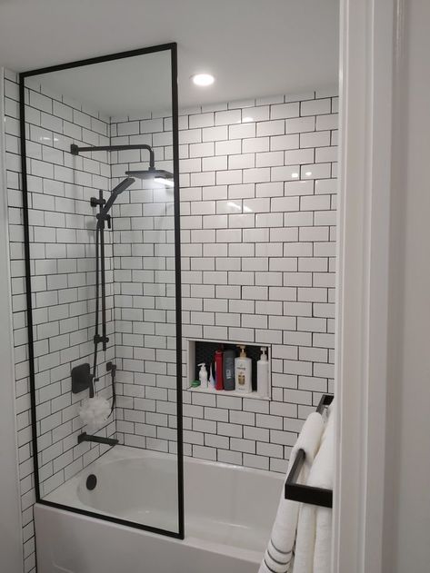 Black Hardware Bathroom, Black Shower Door, Shower Door Frame, Glass Shower Tub, Shower Bath Combo, Small Bathroom Renos, Frameless Glass Shower Doors, Bathroom Tub Shower Combo, Small Toilet Design