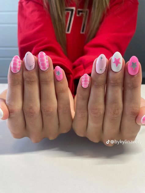 Rush Nail Ideas, Cute Gel Nails For School, Love Shack Fancy Nails, Bow Nail Ideas, Cute Funky Nails Summer, Pink Fun Nails, Nail Ideas Preppy, Bow Nails Design, Coastal Nails