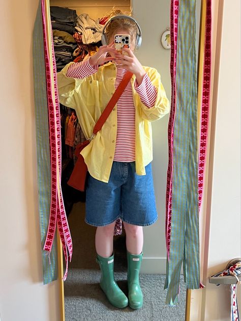 Clutter Core Outfits, Alex G Core Outfits, Summer Outfit Colorful, Funky Spring Outfits, Dad Core Outfits, Cluttered Outfit, Funky Colorful Outfits, Quirky Fashion Summer, Colorful Masc Outfits