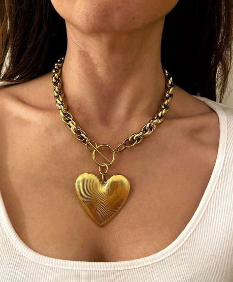 Large Gold Pendant Necklace, Big Jewelry Necklace, Necklace Trends 2024, Big Gold Necklace, Chunky Heart Necklace, Big Heart Necklace, Heart Necklace Gold, Big Necklace, Large Pendant Necklace