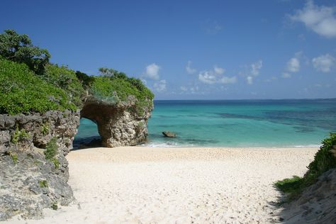 https://flic.kr/p/75KEvQ | Okinawa Miyakojima Beach | Sunayama (sand mountain) Beach in Okinawa. There are tons of beautiful beaches all throughout Okinawa, but this one with the natural tunnel is one of my favorites. It is on Miyako-jima, one of the more southern islands. Okinawa Beach, Japan Beach, Miyakojima, Moon Beach, Marina Beach, Sea Glass Beach, Okinawa Japan, Paradise Island, Beach Combing