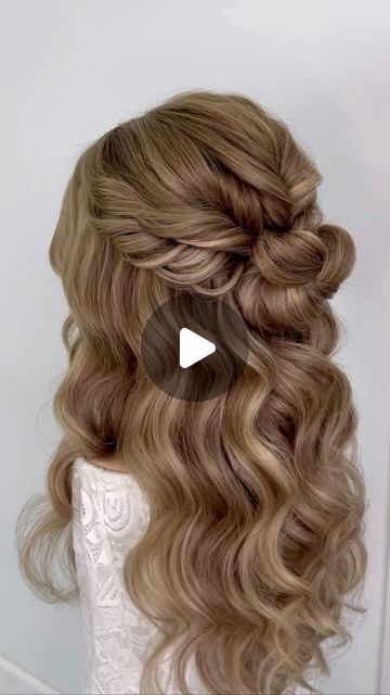 Wedding Hairstyles Step By Step Half Up, Medium Length Half Up Half Down Tutorial, Half Up Dos For Bridesmaids, Simple Bridal Hair Medium Length, Half Up Bridesmaid Hair Tutorial, Bridesmaid Half Updo Hairstyles, Bridesmaids Hair Tutorial, Bridesmaid Hairstyle Medium Length, How To Bridesmaid Hair