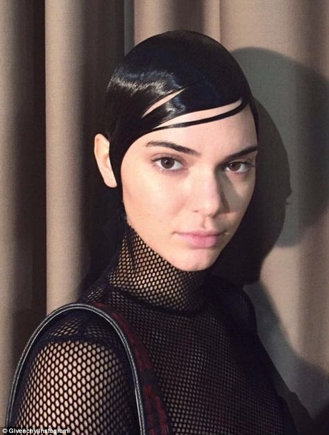 Trump inspired? Kendall - sporting a gelled comb-over in the show - has fronted the French... Gelled Hairstyles Women, Gelled Hairstyles, Light Curls, Evening Hairstyles, Runway Beauty, Teased Hair, Classic Hairstyles, Stylish Haircuts, Hairstyles Women