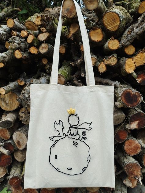 Tote bag bordada a mano. Para pedidos y más información, visita mi Instagram @harual_bags Reusable Tote, Tote Bags, Reusable Tote Bags, Tote Bag, Instagram, Design