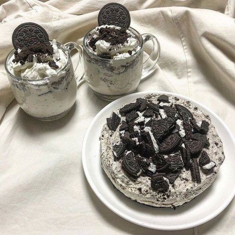 Kue Macaroon, I Will Do It, Cookies N Cream Cookies, Yummy Comfort Food, Food Drinks Dessert, Delicious Snacks Recipes, Oreo Cookies, Sweet Cakes, Cookies And Cream