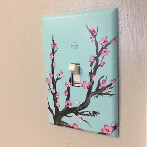 Arizona Tea Aesthetic, Outlet Painting Ideas, Light Switch Art, Light Switch Covers Diy, Friends Artwork, Dr Script, Hand Painted Covers, Tea Aesthetic, Aesthetic Cover