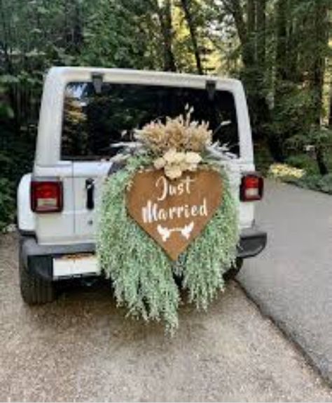 Just Married Truck Decorations, Just Married Truck, Jeep Wedding, Wedding Getaway Car, Wedding Getaway, Marriage Ideas, Red Jeep, Getaway Car, Wedding Book