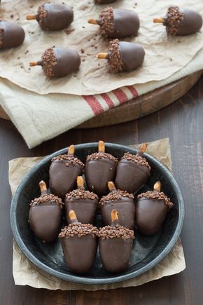 Holiday Themed Treats, Acorn Truffles, Truffle Bites, Acorn Treats, Butter Braids, Oreo Ball, New Year Food, Peanut Butter Oreo, Woodland Cake