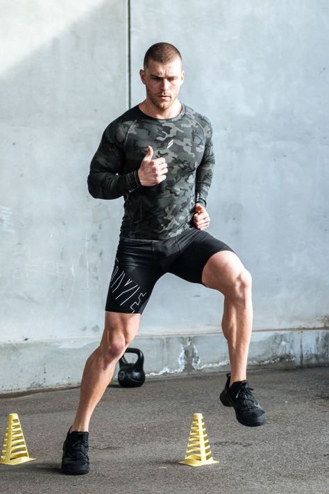 Sportswear for man Activewear Photoshoot, Mens Gym Fashion, Studio Photoshoot Ideas, Athleisure Brands, Free Workout, Fitness Photos, Mens Compression, Fitness Photography, Compression Tights