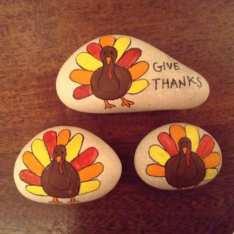 Thanksgiving Rocks Painted Ideas Simple, Turkey Painted Rocks, Painted Rocks Thanksgiving, Fall Rock Painting Ideas Easy, Thanksgiving Painted Rocks, Thanksgiving Rocks, Activity Therapy, Fall Rocks, Painted Turkey