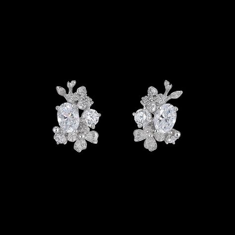 Beautiful Diamond Earrings, Gold Diamond Studs, Luxury Earrings, Diamond Jewelry Designs, Classy Jewelry, Hanging Earrings, Girly Jewelry, English Garden, Dream Jewelry