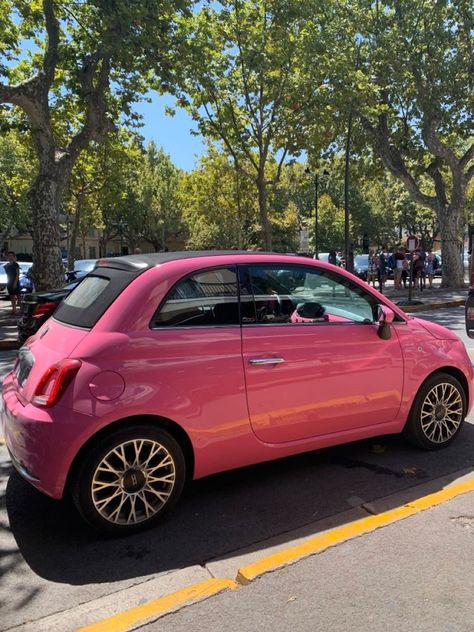 Cute Cars Exterior, Aesthetic Car Exterior, Cute Car Exterior, Small Cars For Women, Pink Porche, Pink Fiat 500, Fiat 500 Pink, Pink Fiat, Cute Small Cars