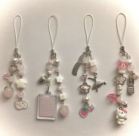 Pretty Keychains, Charms Aesthetic, Beads Business, Beads Aesthetic, Heisei Retro, White Coquette, Beaded Ideas, Afk Arena, Coquette Kawaii