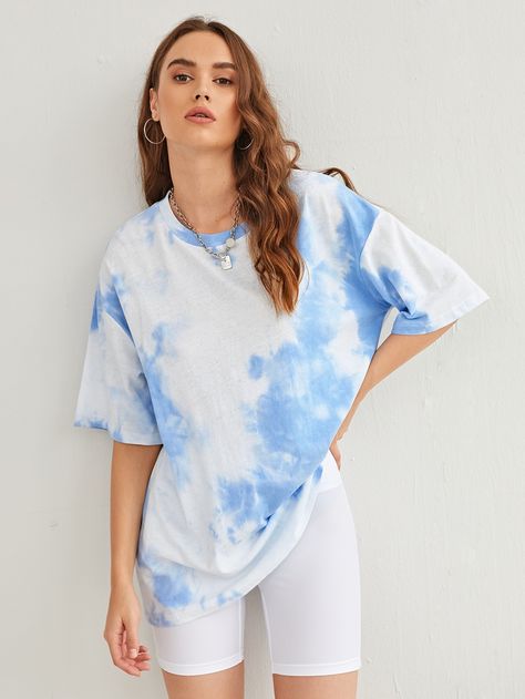 Tie Dye Tshirt Outfits Aesthetic, Oversized Tie Dye Shirt Outfit, Blue Tie Dye Shirt Outfit, Tie Dye Outfits Aesthetic, Tie Dye Tshirt Outfits, Tie Dye Top Outfit, Tie Dye Shirt Outfit, Blue Tie Dye Shirt, Tie Dye Blue