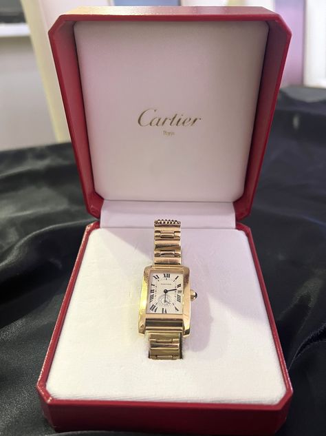 Cartier Gold Watch Women, Cartier Tank Gold, Branded Watches Women Luxury, Luxury Gift Ideas For Women, Gold Watches Women Jewellery, Cartier Tank Watch Woman, Cartier Womens Watch, Cartier Gold Watch, Luxury Watches Women