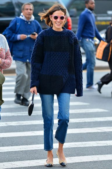 alexa chung street style Alexa Chung Style, Fashion Gone Rouge, Jeans Trend, Looks Jeans, Look Adidas, Mode Tips, Looks Pinterest, Style Casual Chic, Blazer Outfit