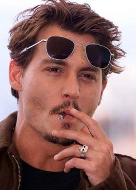 Johnny Depp Buzzcut, Johny Depp 90's, Johnny Depp 90s, John Depp, Garrett Clayton, جوني ديب, Johnny Depp Style, Kaptan Jack Sparrow, Fitness Humor