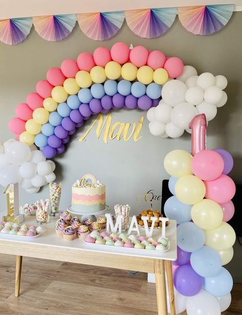 Rainbow Pastel Themed Birthday Party, Pastel Rainbow Balloon Decorations, First Birthday Party Rainbow, Home 1st Birthday Party Ideas, Rainbow Balloon Decorations For Birthday, Rainbow Theme Balloon Decoration, Birthday Party Theme Decorations At Home, First Birthday Decorations At Home, 1st Birthday Girl Rainbow Theme