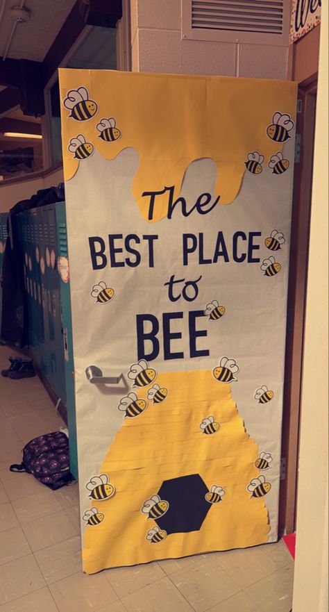 Bee Daycare Theme, Bee Hive Room Decor, Infant Theme Classroom, Bee Themed Classroom Door Decorations, Bumble Bee Bulletin Boards Preschool, Bee Theme Classroom Decor, Bee Door Classroom, Bee Theme Class Decorations, Bee Theme For Classroom