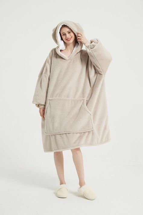 Wearable Blanket Hoodie, Oversized Hoodie Blanket, Sleeping Outfits, Blanket Sweatshirt, Happy Hoodie, Comfy Pajamas, Sweatshirt Oversized, Fur Hoodie, Faux Fur Blanket