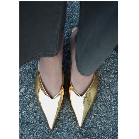 Nwt Zara Heeled Metallic Mules Gold Size 8 Kitten Heels Dust Bag Included Condition: New With Tags Zara F/W 2023 Best Collection Materials: Upper: 100% Polyurethane Lining: 100% Polyurethane Sole: 100% Polyurethane Thermoplastic Insole: 100% Polyurethane Metallic Effect Mules. Pointed Toe. Heel Height: 2.4 Inches (6 Cm) Sparkly High Heels, Bow Mules, Snake Heels, Animal Print Flats, Zara Heels, Zara Gold, Pointed Flats, Platform Clogs, Womens Mules