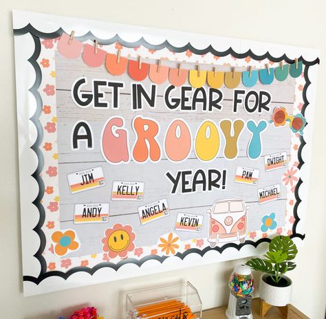 Groovy Year Bulletin Board, Groovy Classroom Theme Bulletin Board, Groovy Classroom Theme Ideas, Welcome Display Board Schools, Groovy Classroom Decor Ideas, Bulletin Board Ideas For Back To School, Groovy Classroom Door Ideas, Welcome Back Classroom Door Ideas, Welcome Back To School Bulletin Boards Free Printable