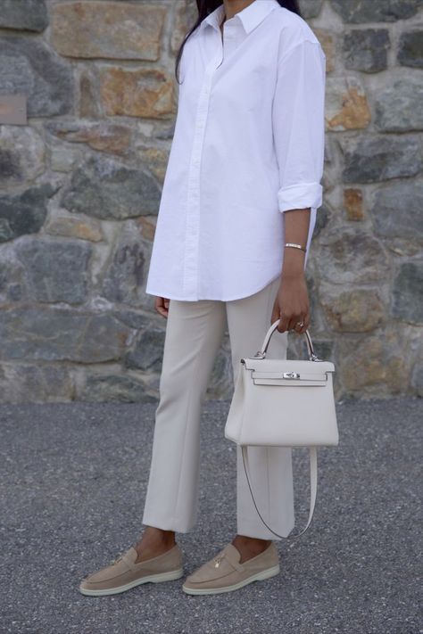 Neutral Summer Outfits, Hermes Kelly 25, Oversized White Shirt, White Shirt Outfits, Elegant Outfit Classy, Casual Chique, Office Outfits Women, Old Money Style, Ținută Casual