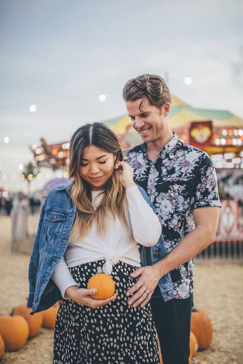 Pregnancy Pumpkin Patch Outfit, Baby Announcement Pumpkin Patch, Pumpkin Patch Photoshoot Maternity, Pregnant Pumpkin Patch Photos, Maternity Shoot Pumpkin Patch, Pumpkin Baby Reveal, Pregnancy Announcement Pumpkin Patch, Pumpkin Patch Outfit Pregnant, Pumpkin Pregnancy Photos