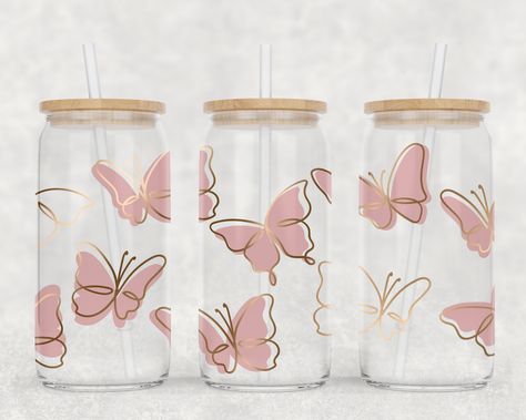 Glass Cups With Vinyl Butterfly, Glass Cup Cricut, Diy Cups Vinyl, Butterfly Glass Cup, Glass Tumbler Design Ideas, Glass Tumbler Design, Girly Christmas Gifts, Painting Glass Jars, Butterfly Tumbler