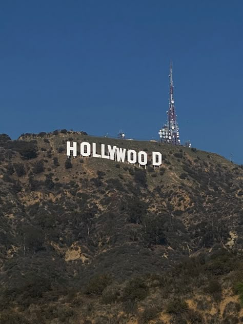 Hollywood Sign Aesthetic, Hollywood Sign Pictures, Jenner California, Acting Vision Board, America Core, Hollywood Sign Hike, 7 Husbands Of Evelyn Hugo, Usa Aesthetic, Hollywood Arts