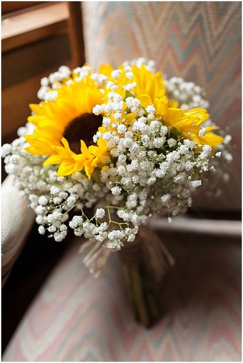 Intimate Cabin Wedding | The Budget Savvy Bride | sunflower and babys breath wedding bouquet  #weddingbouquet #bouquet #weddings #flowers #weddingflowers #bridalbouquet #floral Sunflower Bachelorette, Flower Bouquet Sunflower, Ferns Wedding, Wedding Sunflowers, Bouquet Sunflower, Sunflower Wedding Decorations, Plant Inspiration, Sunflower Wedding Bouquet, Sunflower Themed Wedding