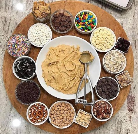 Make your own cookies with dough and toppings - Magnolia Mercantile Charcuterie Inspiration, Foods And Drinks, Party Food Platters, Charcuterie And Cheese Board, Charcuterie Recipes, Cookie Flavors, Food Platters, Cookies Ingredients, Favorite Cookies