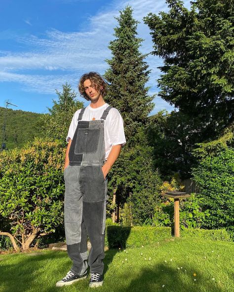 Countryside Outfit, Overall Men, Boys Fits, Hate Men, Life Aesthetic, Herren Outfit, Aesthetic Photos, Dungarees, Aesthetic Photo