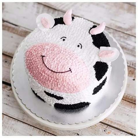 Cow Birthday Cake, Cow Birthday Parties, Cow Cakes, Farm Cake, Cow Birthday, Barnyard Birthday, Animal Cakes, Animal Cake, Farm Birthday