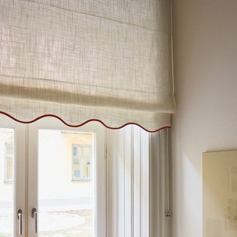 Update your windows with our linen roman blinds. Available in 9 linen colours and customised to the exact width and length you require. Handmade and delivered in 4 to 5 weeks. Made from the finest OEKO-TEX certified fabrics specially developed to create the most beautiful drape. Discover the full curtain collection her