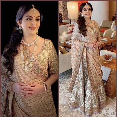 Nita Ambani Hairstyle, Hairstyles For Mom Of The Bride, Bride Mother Hairstyle Indian, Brides Mother Indian Outfit Saree, Brides Mother Indian Outfit, Lehenga For Mom, Mummy Dress, Viren Bhagat, Isha Ambani