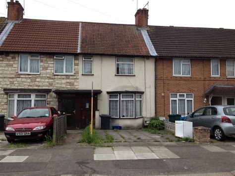 Modest ex council house for sale in Abbots Road, Edgware. Asking price for a property here is £295,000. British Council House Aesthetic, British Council House, Council Estate Aesthetic, Berlin Syndrome, Council Flat, British Aesthetic, Council Estate, British House, England Aesthetic