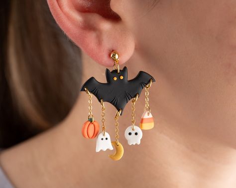 Halloween Inspired Jewelry, Diy Halloween Accessories, Halloween Polymer Clay Ideas, Halloween Polymer Clay Earrings, Halloween Jewelry Diy, Creepy Earrings, Crea Fimo, Spooky Earrings, Halloween Clay