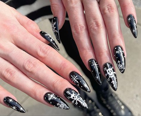 Merry Creepmas, Festive Nails, Witch Nails, Witchy Nails, Punk Nails, Gothic Nails, Goth Nails, Grunge Nails, Snowflake Nails